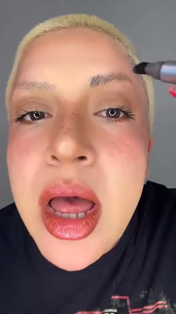Glamour Post