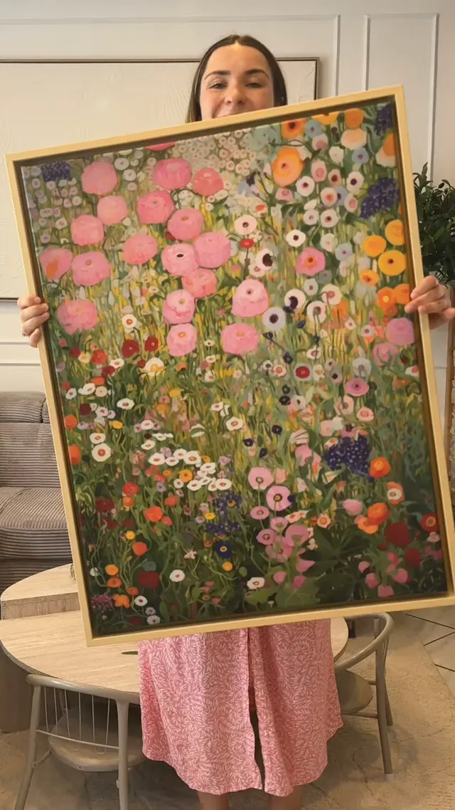 JUNIQE